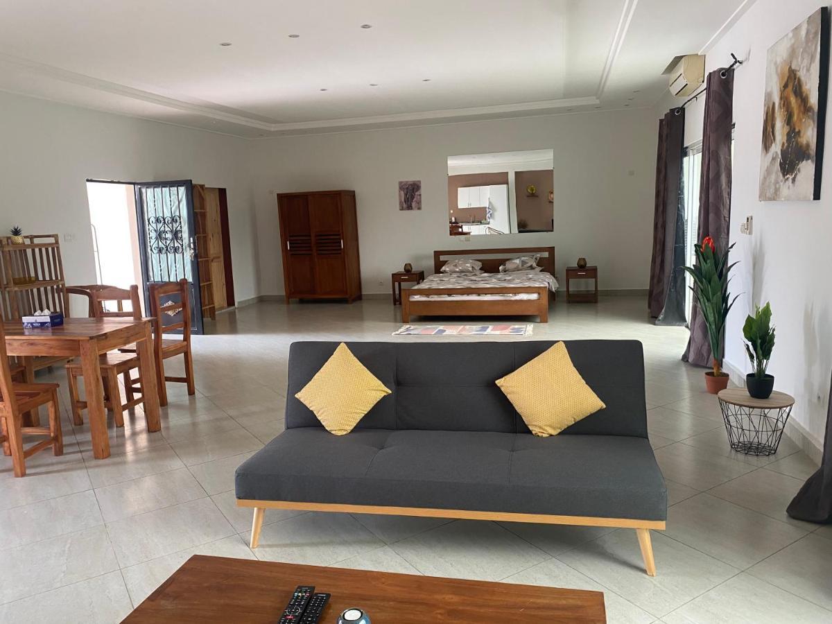 L'Oasis Guesthouse Cotonou Eksteriør billede
