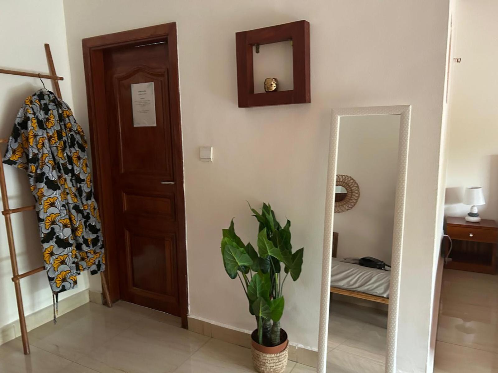 L'Oasis Guesthouse Cotonou Eksteriør billede